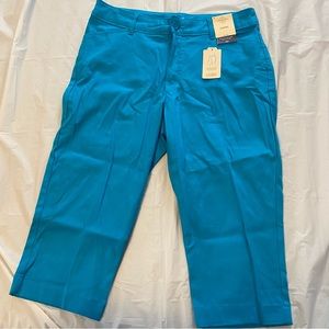 NWT St. John’s Bay capri. Size 12. Blue.
